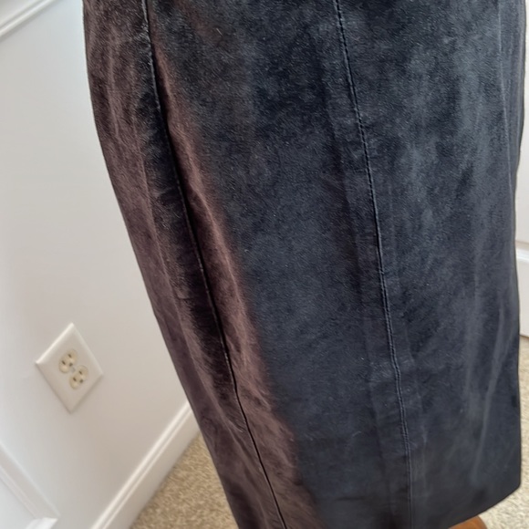 Bagatelle fully lined suede skirt - Picture 6 of 10